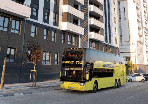 https://grandes-tour.com.ua/assets/images/brands/grandestour/booking/landing/our-buses-swiper/bus-2-sm.png